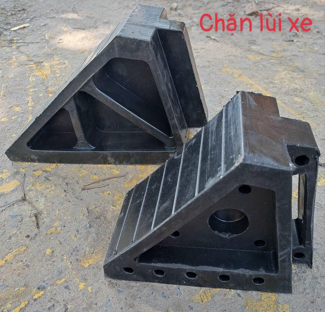 Chặn lùi xe